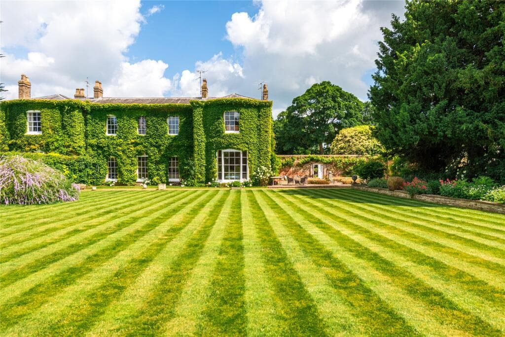 4 bedroom house for sale in Rectory Lane, Stevenage, Hertfordshire, SG1