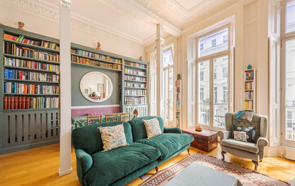 1 bedroom flat for sale in Lexham Gardens W8