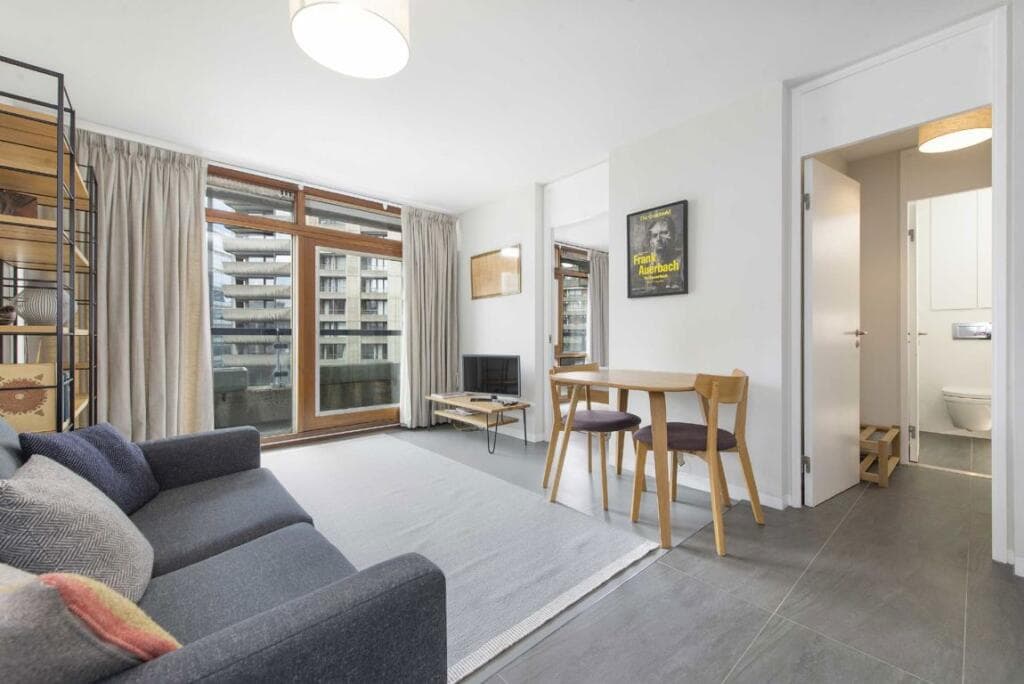 1 bedroom flat for sale in Ben Jonson House, Barbican, London, EC2Y