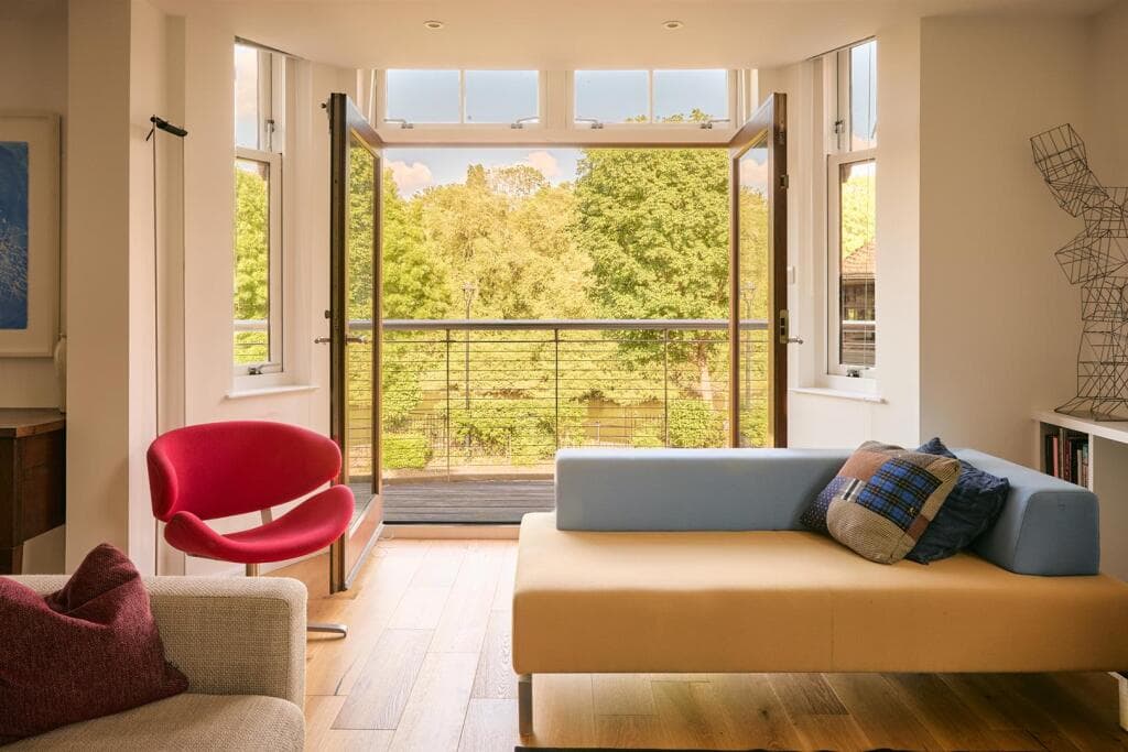 2 bedroom apartment for sale in Lower Square, Isleworth, TW7