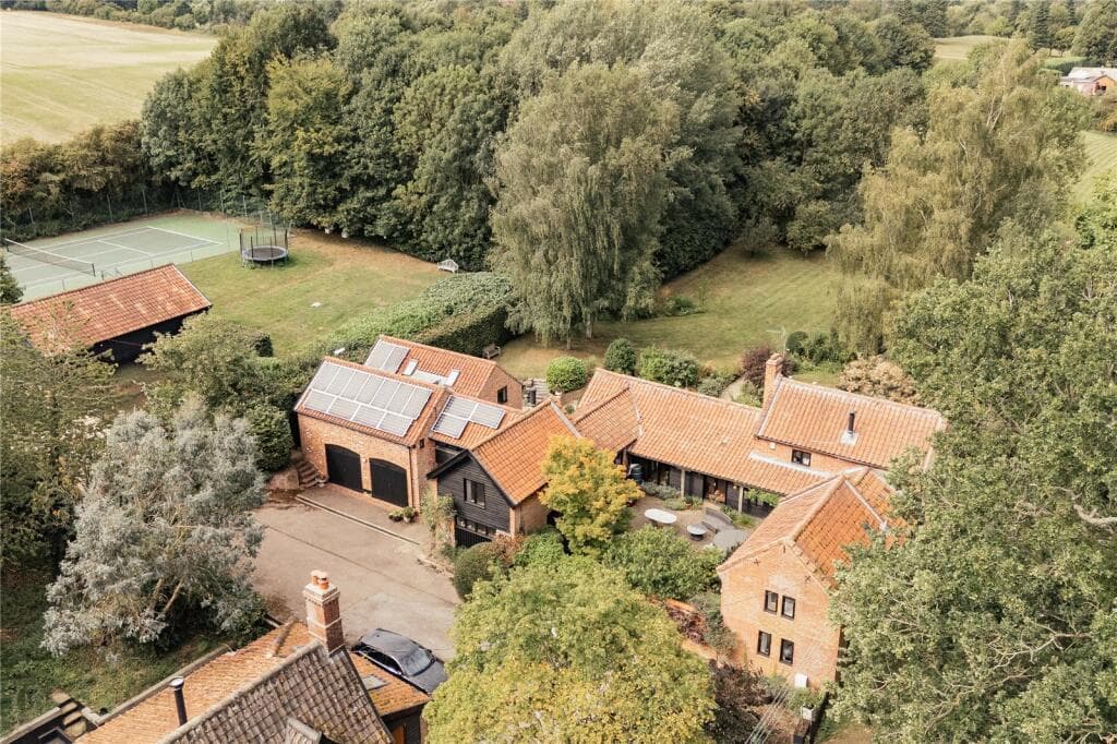 7 bedroom detached house for sale in Dunston, Norwich, Norfolk, NR14