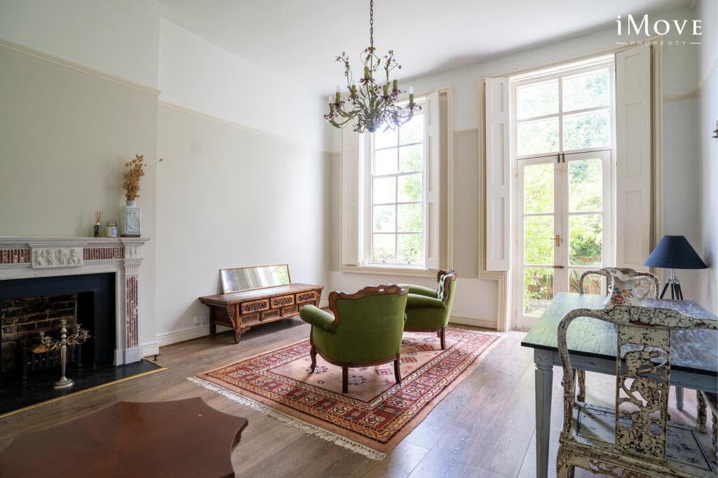 2 bedroom flat for sale in Belvedere Road, London, SE19