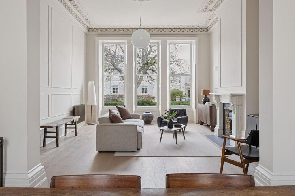 2 bedroom flat for sale in The Park, Melrose, GL50