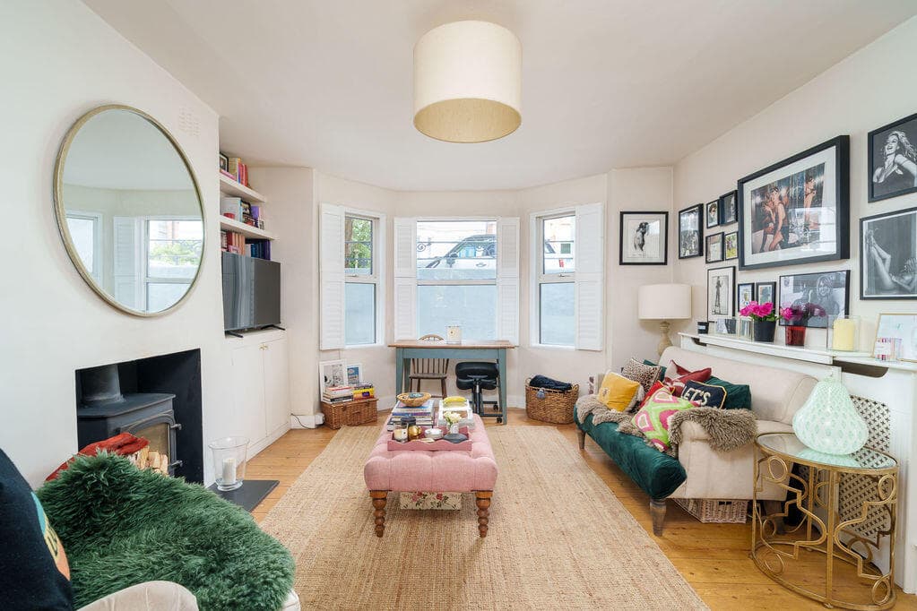 1 bedroom flat for sale in Leysfield Road W12