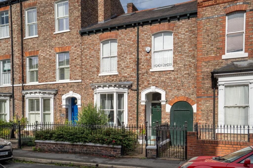 4 bedroom terraced house for sale in Portland Street, York, YO31