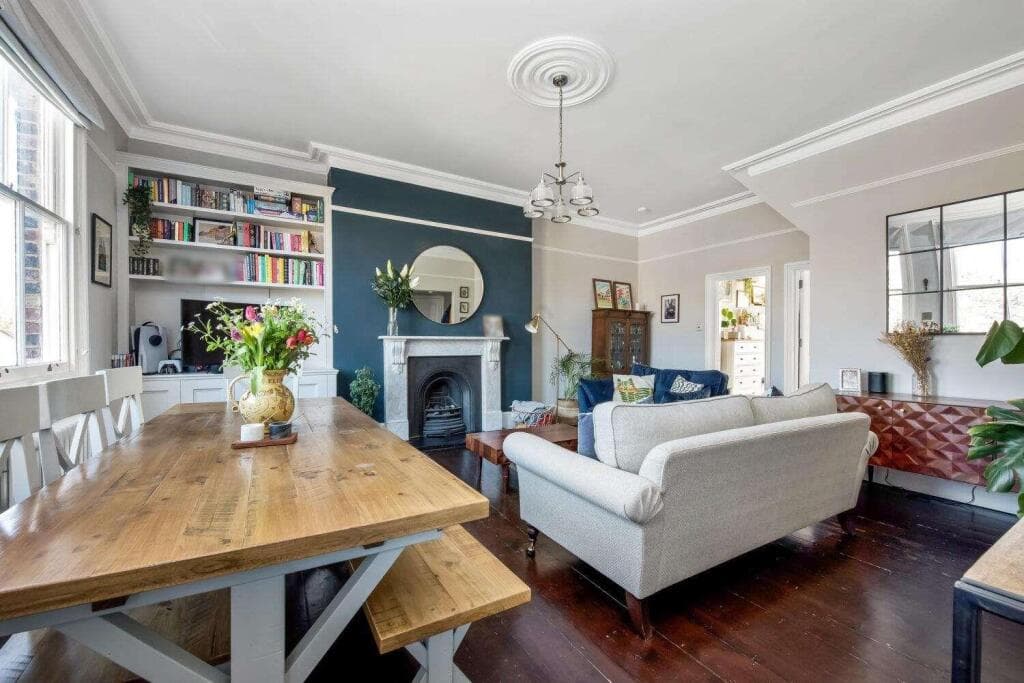 2 bedroom flat for sale in Thicket Road, Anerley, London, SE20