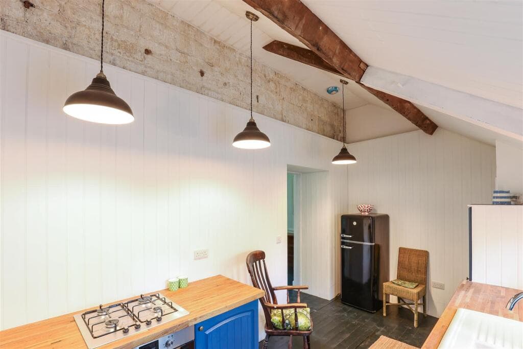 2 bedroom terraced house for sale in Bowbridge Lane, Stroud, GL5