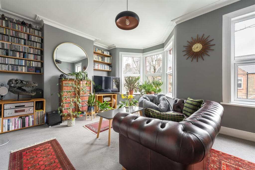 2 bedroom flat for sale in Harris Street, Walthamstow, E17