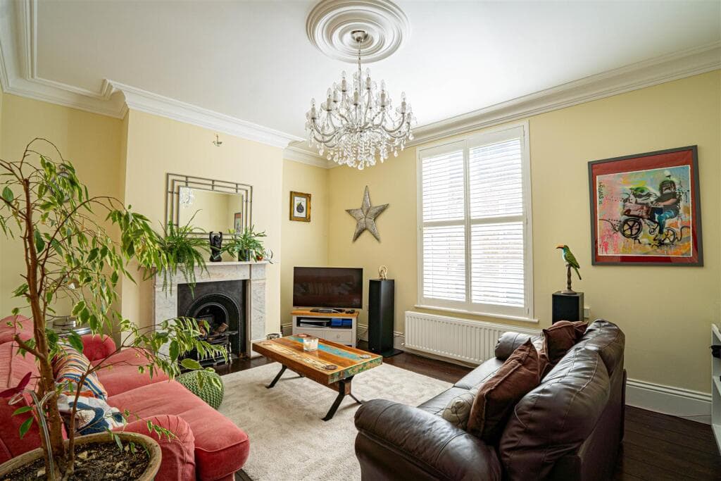 4 bedroom terraced house for sale in Waldegrave Street, Hastings, TN34