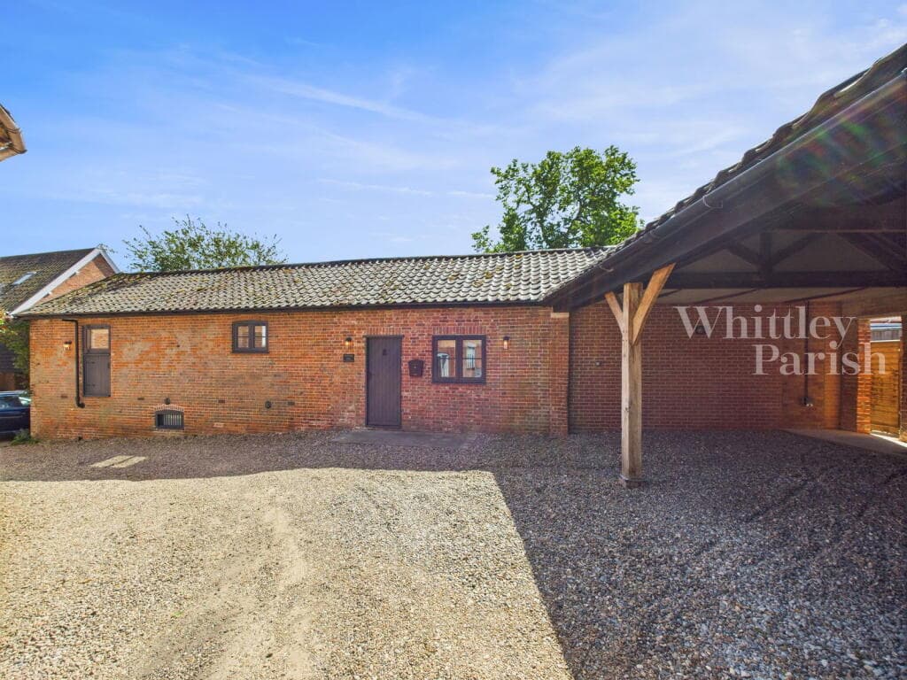 2 bedroom barn conversion for sale in Eversons Lane, Harleston, IP20