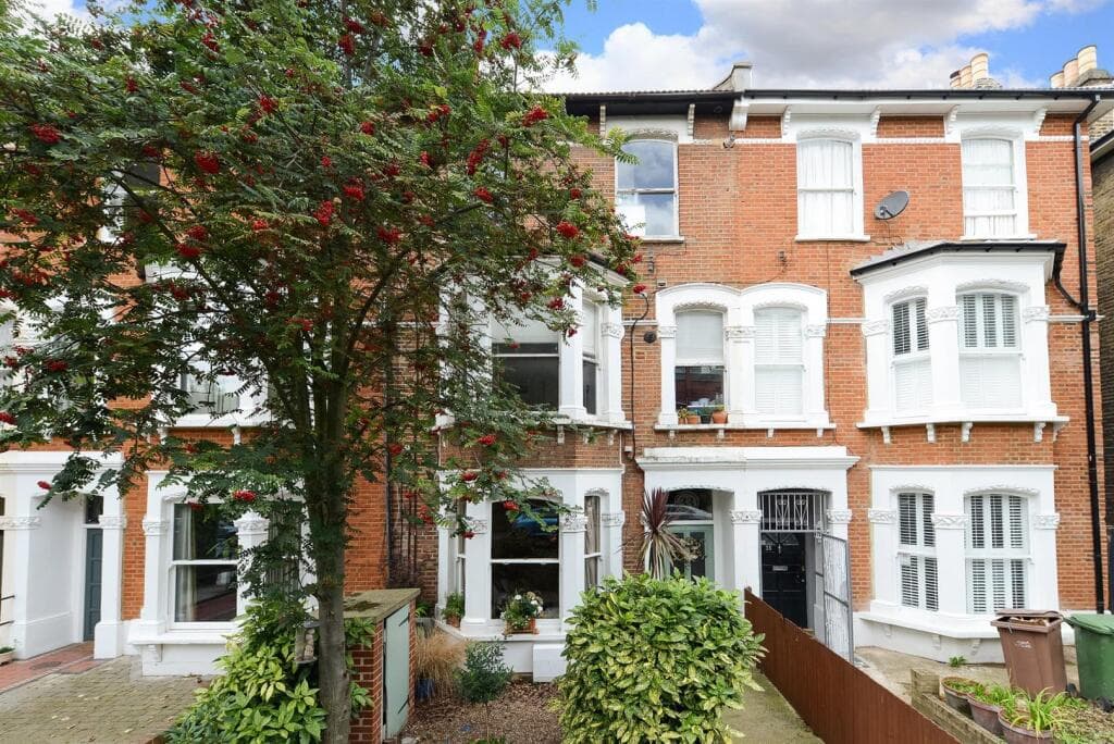 2 bedroom apartment for sale in York Grove, London, SE15