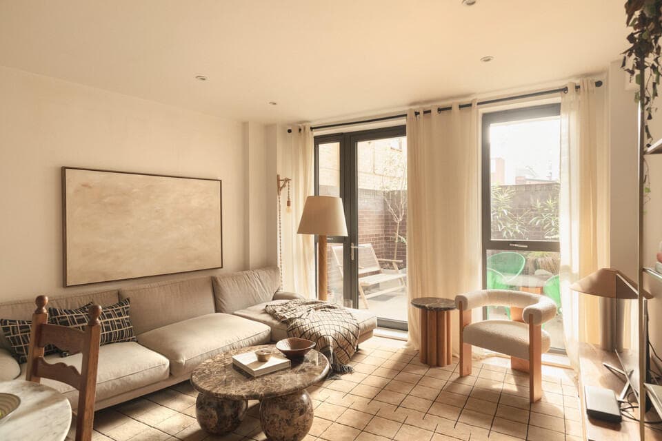 1 bedroom flat for sale in Lancaster Street, Waterloo, London SE1
