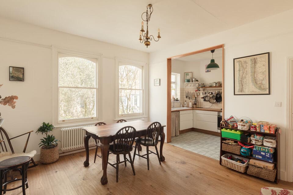 3 bedroom maisonette for sale in St. Mary's Road, Nunhead, SE15