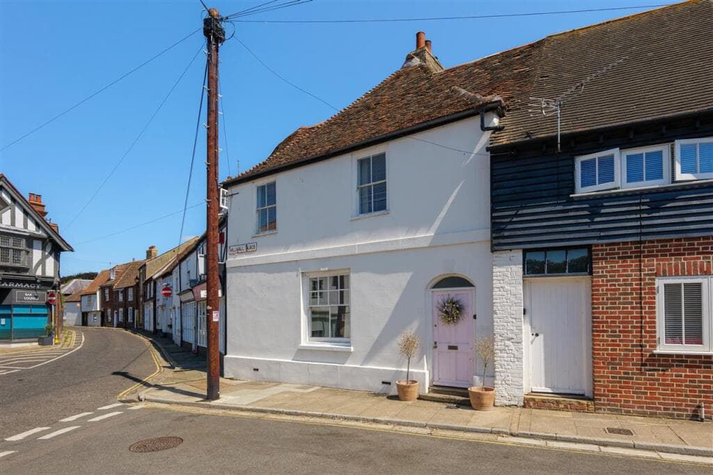 5 bedroom terraced house for sale in Millwall Place, Sandwich, CT13