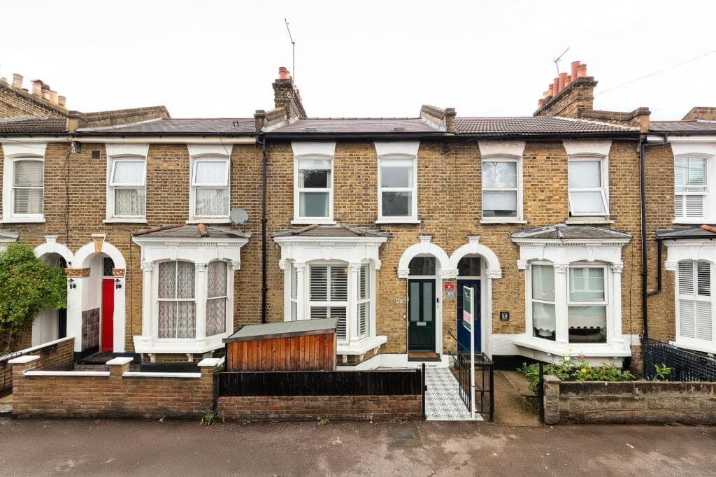 3 bedroom terraced house for sale in Hunsdon Road, London, SE14