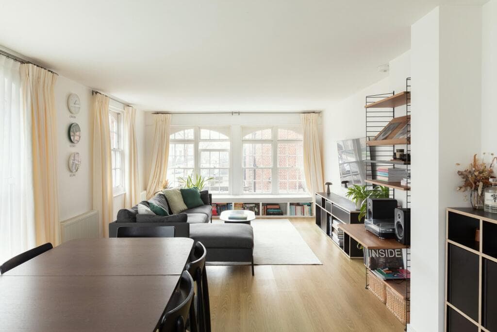 2 bedroom apartment for sale in Lansdowne Drive, Artisan Court, E8