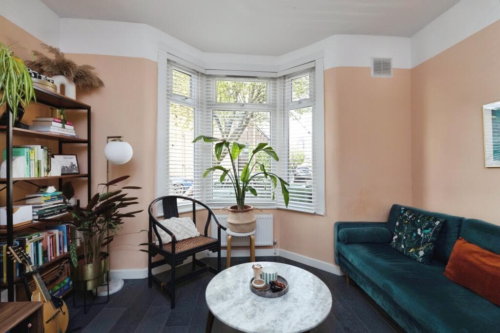 2 bedroom maisonette for sale in Camden Road, London, E17
