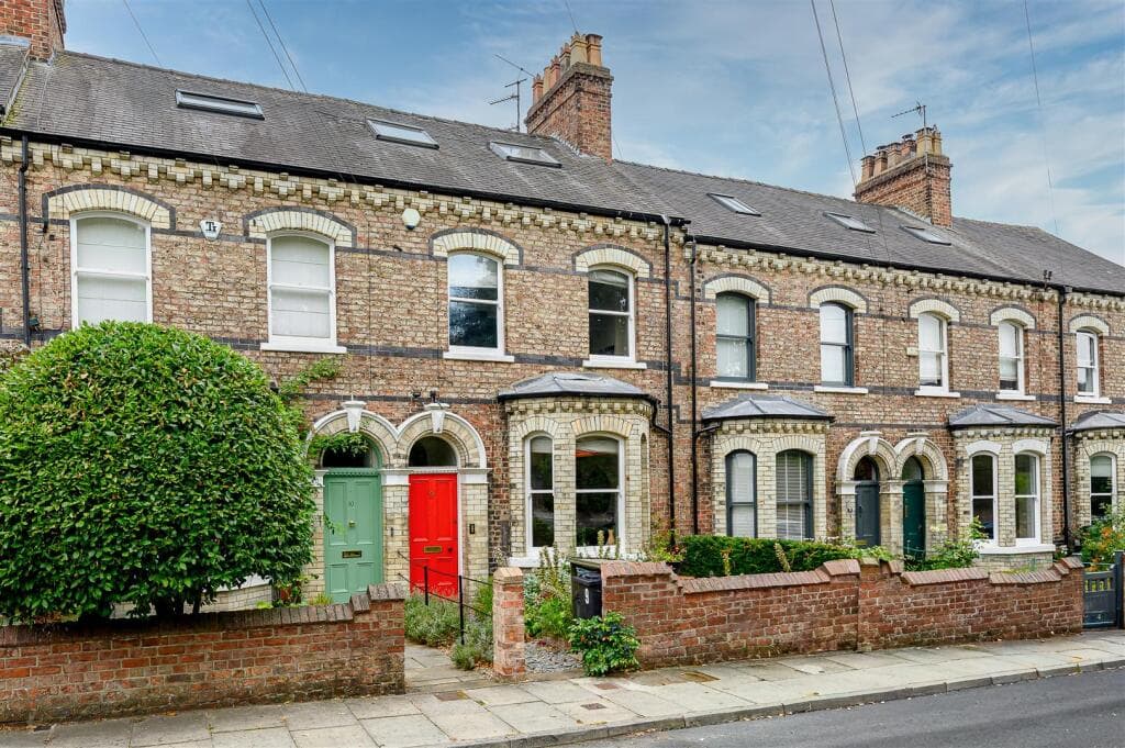 3 bedroom terraced house for sale in Belle Vue Terrace, Off Heslington Road, York YO10 5AZ, YO10