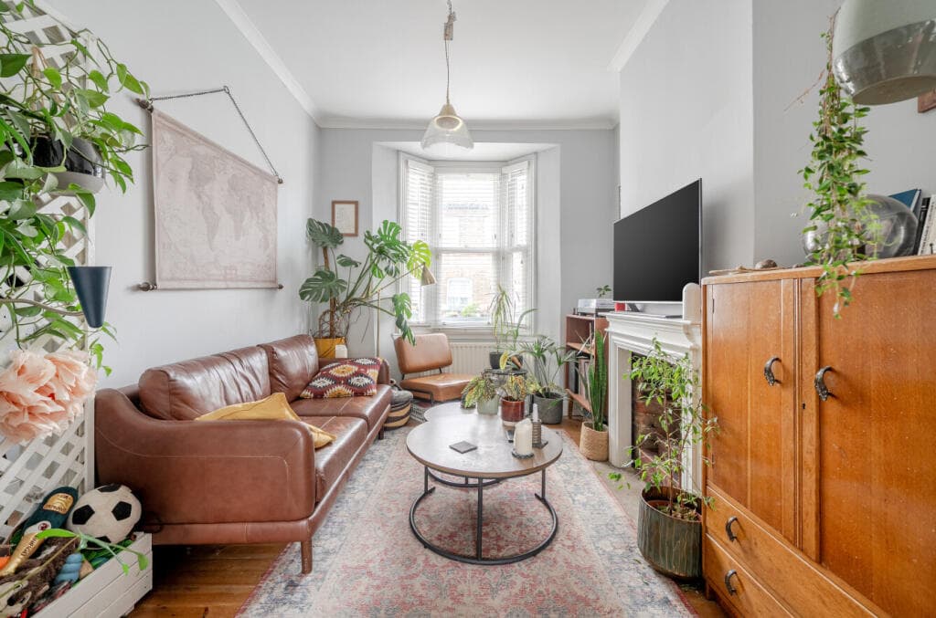 2 bedroom end of terrace house for sale in Field Road, London, E7