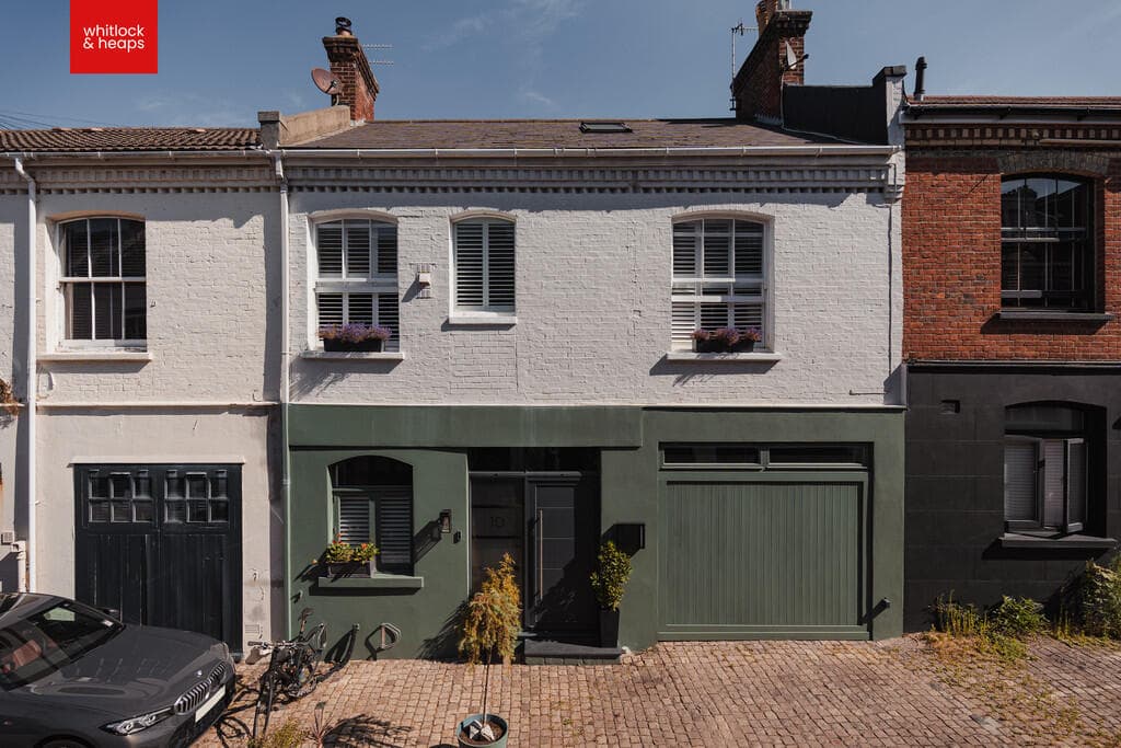 3 bedroom terraced house for sale in Eaton Grove, Hove, BN3