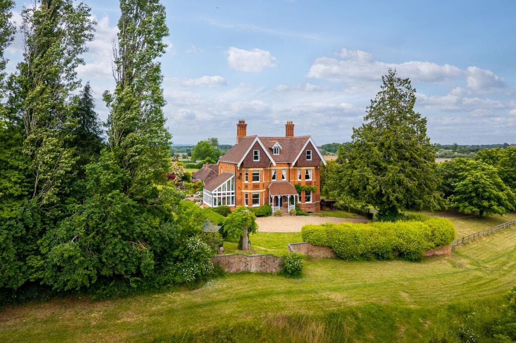 6 bedroom detached house for sale in Leigh - between Worcester & Malvern, WR6
