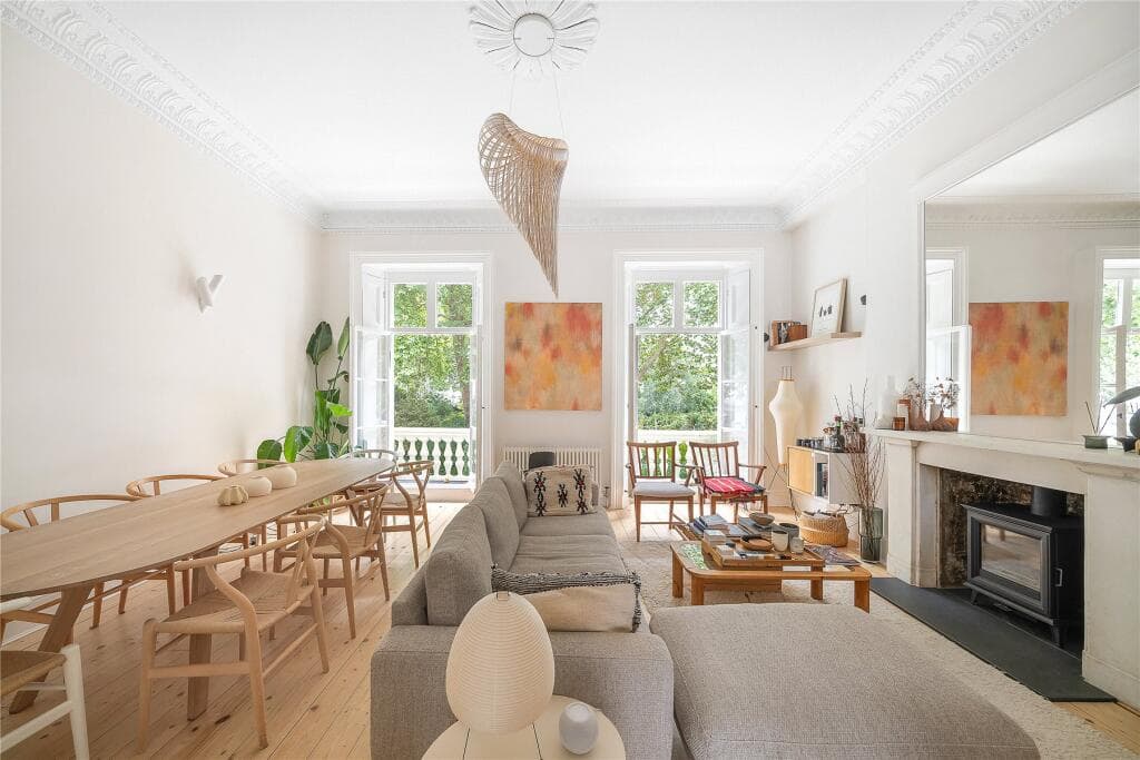 2 bedroom flat for sale in Eccleston Square, Pimlico, London, SW1V