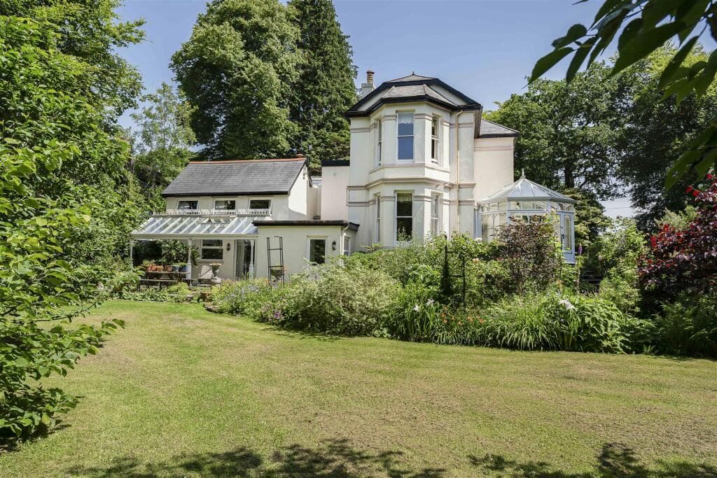 6 bedroom detached house for sale in Crapstone Road, Yelverton, West Devon, PL20