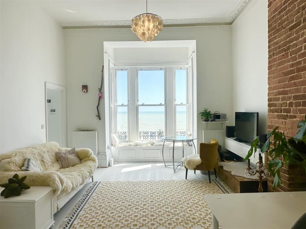 2 bedroom flat for sale in Eversfield Place, St. Leonards-On-Sea, TN37