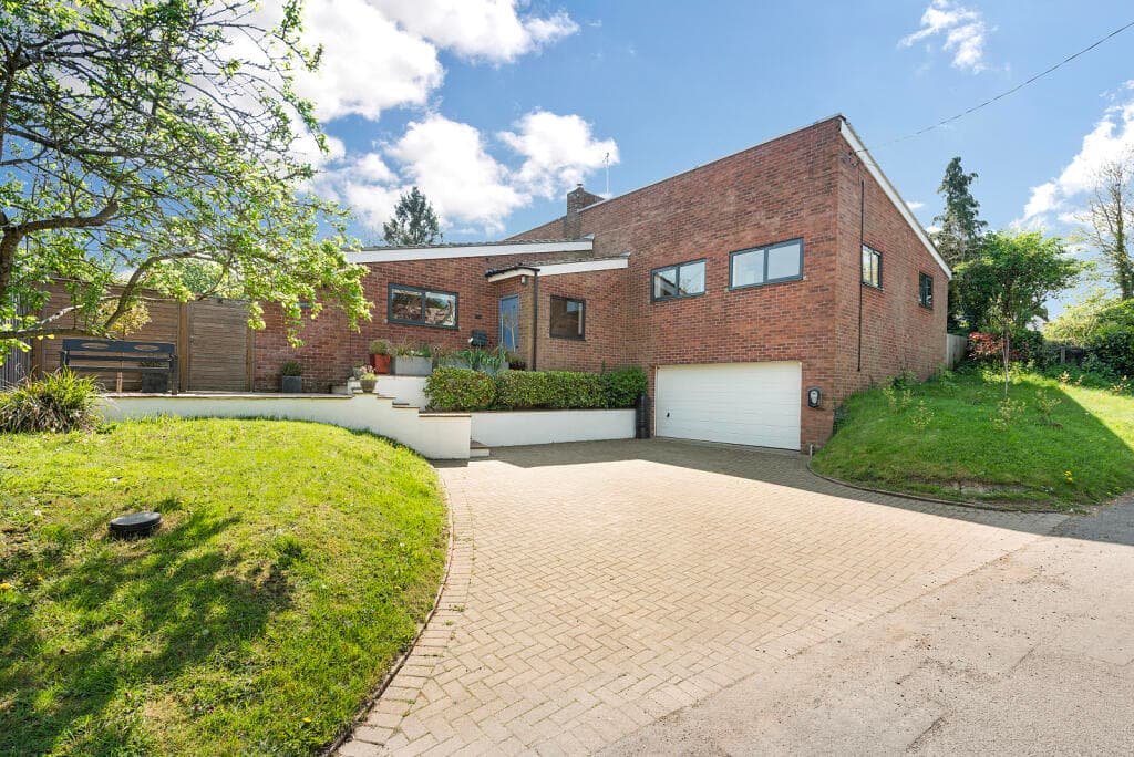 4 bedroom detached house for sale in Molesworth, Huntingdon, Cambridgeshire, PE28