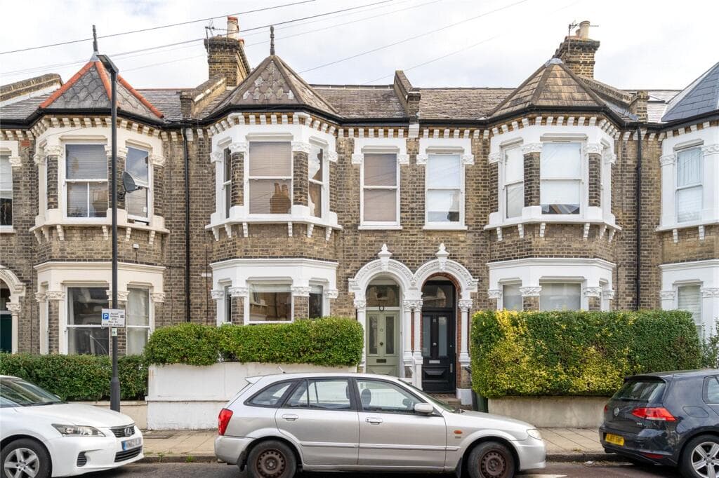 1 bedroom apartment for sale in Helix Road, London, SW2