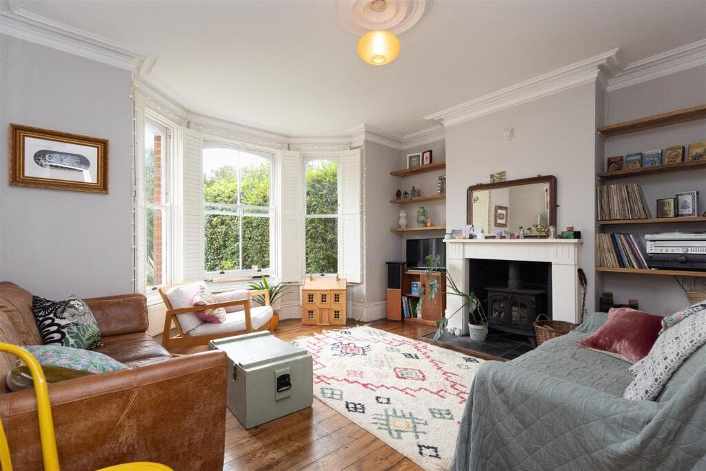 4 bedroom terraced house for sale in Lower Park Road, Hastings, TN34