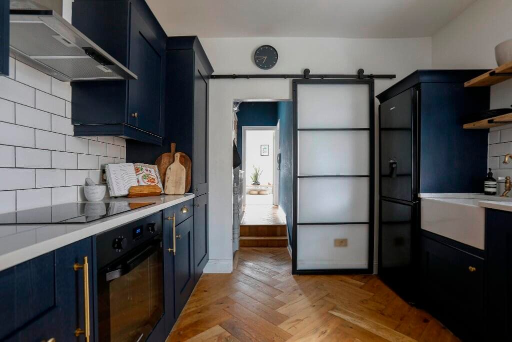 2 bedroom flat for sale in Davenport Road, London, SE6