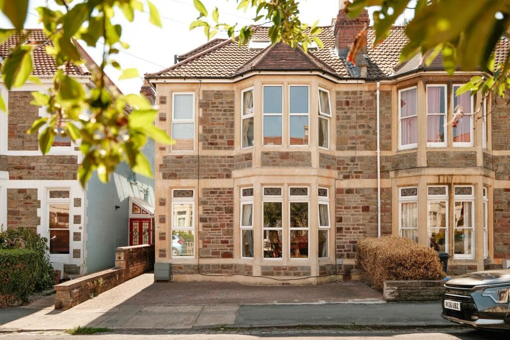 5 bedroom end of terrace house for sale in Kennington Avenue, Bishopston, BS7