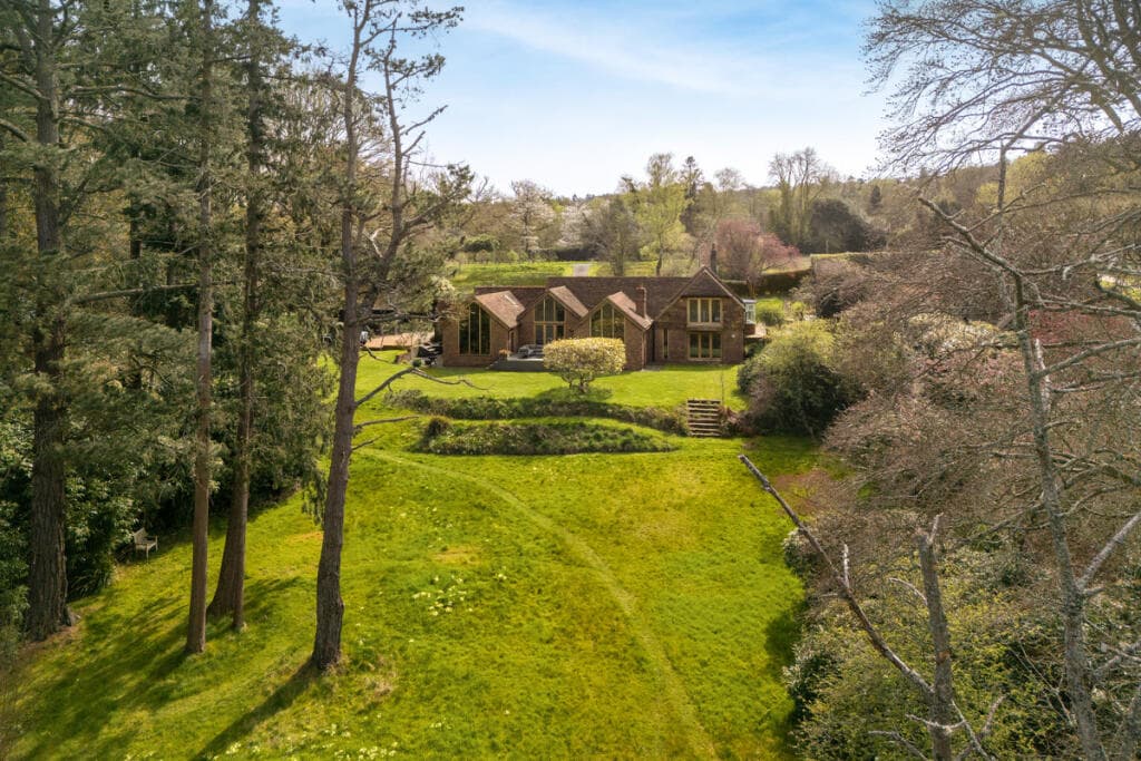 4 bedroom detached house for sale in Haslemere, Surrey, GU27 3, GU27
