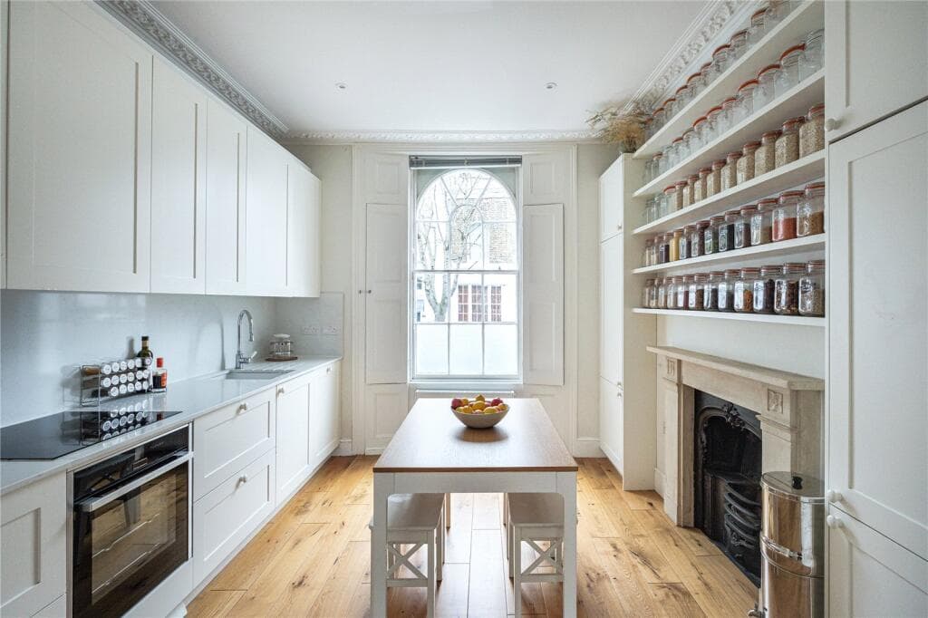4 bedroom terraced house for sale in Burgh Street, Angel, Islington, London, N1