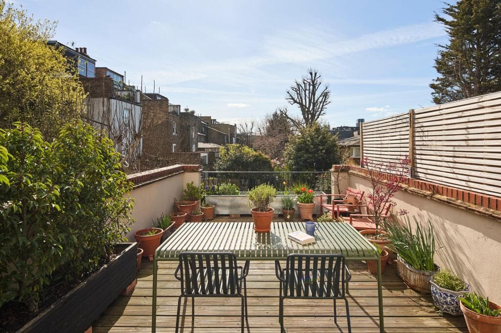 2 bedroom flat for sale in Alexandra Grove, London, N4