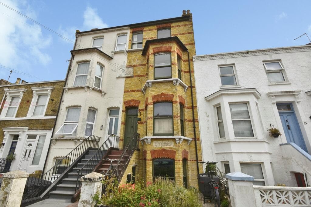 5 bedroom terraced house for sale in Sweyn Road, Margate, CT9