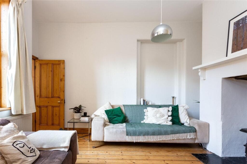 3 bedroom apartment for sale in Rushcroft Road, Brixton, SW2