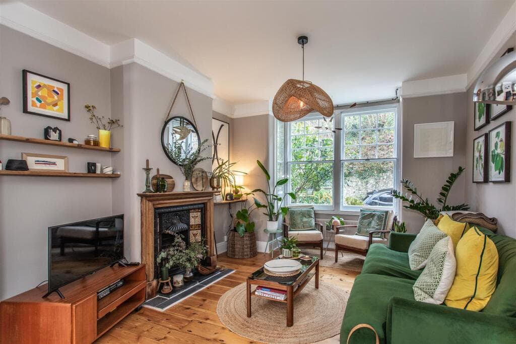 2 bedroom terraced house for sale in St. Johns Hill, Lewes, BN7