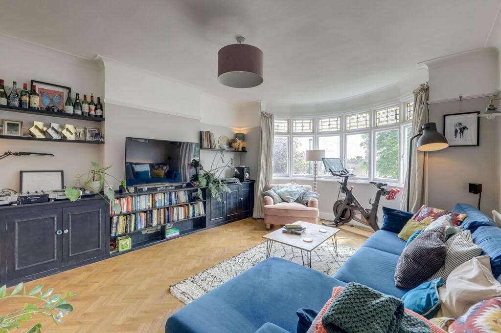 3 bedroom flat for sale in The Woodlands, Hither Green, SE13