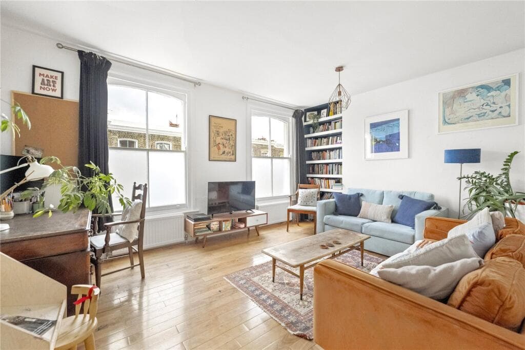 2 bedroom apartment for sale in Winscombe Street, N19