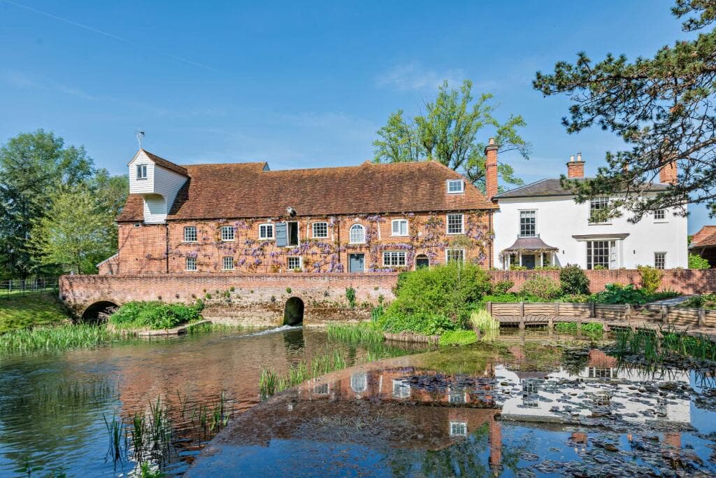 6 bedroom detached house for sale in Mill Lane, Hartford End, Felsted, Chelmsford, Essex, CM3