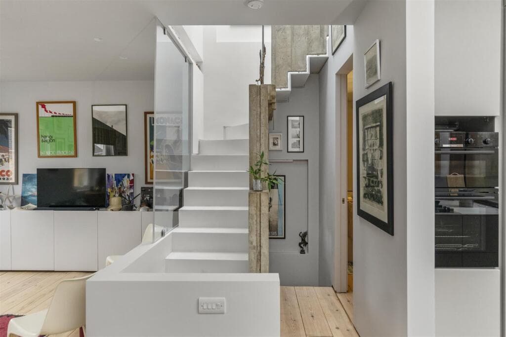 3 bedroom mews property for sale in Victoria Mews, London, NW6