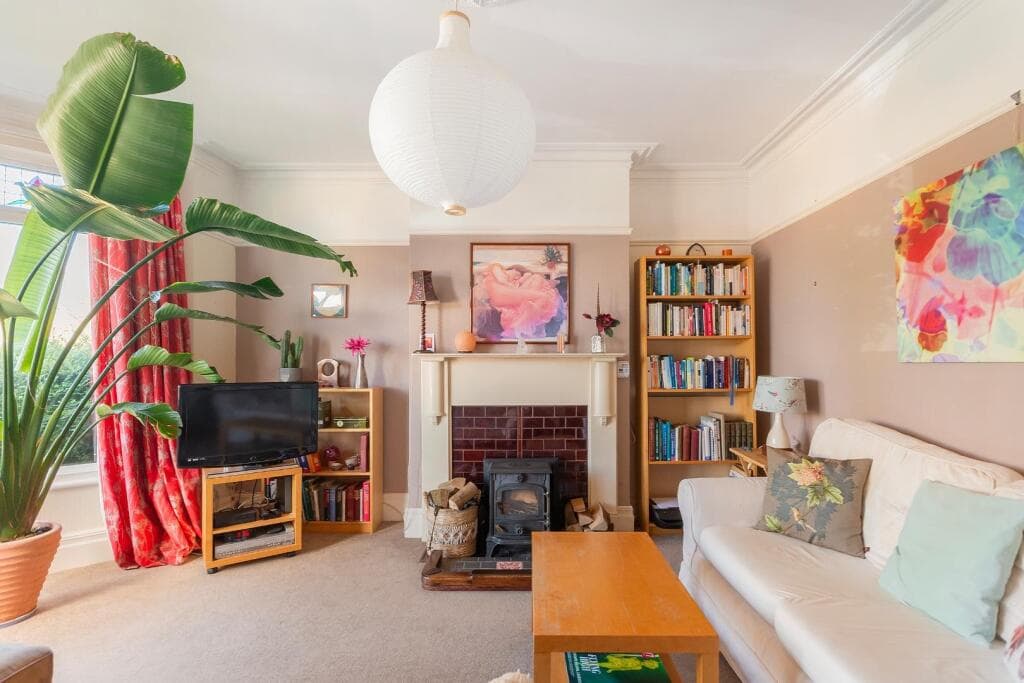 3 bedroom terraced house for sale in Sylvia Avenue, Knowle, BS3