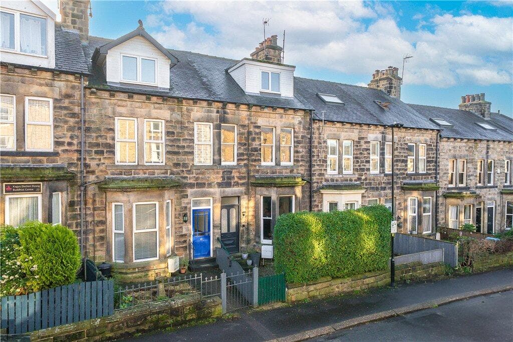 3 bedroom terraced house for sale in Granville Road, Harrogate, North Yorkshire, HG1