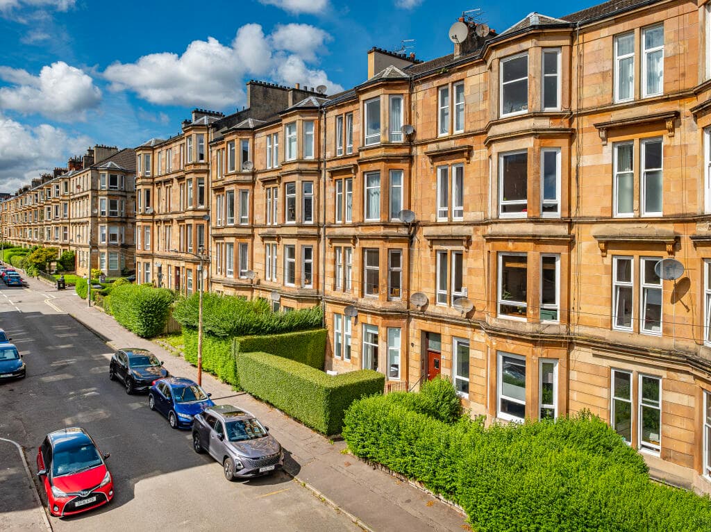 2 bedroom flat for sale in Flat 1/1, 121 Finlay Drive, Dennistoun, Glasgow, G31
