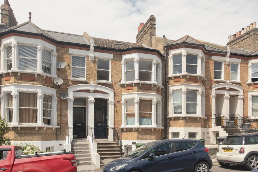 2 bedroom flat for sale in Tressillian Road, Brockley, London, SE4