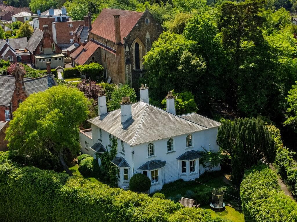 6 bedroom detached house for sale in Falkland Grove, Dorking, Surrey, RH4