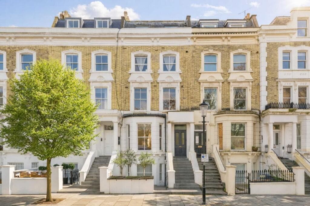 2 bedroom flat for sale in St. Charles Square, North Kensington, W10