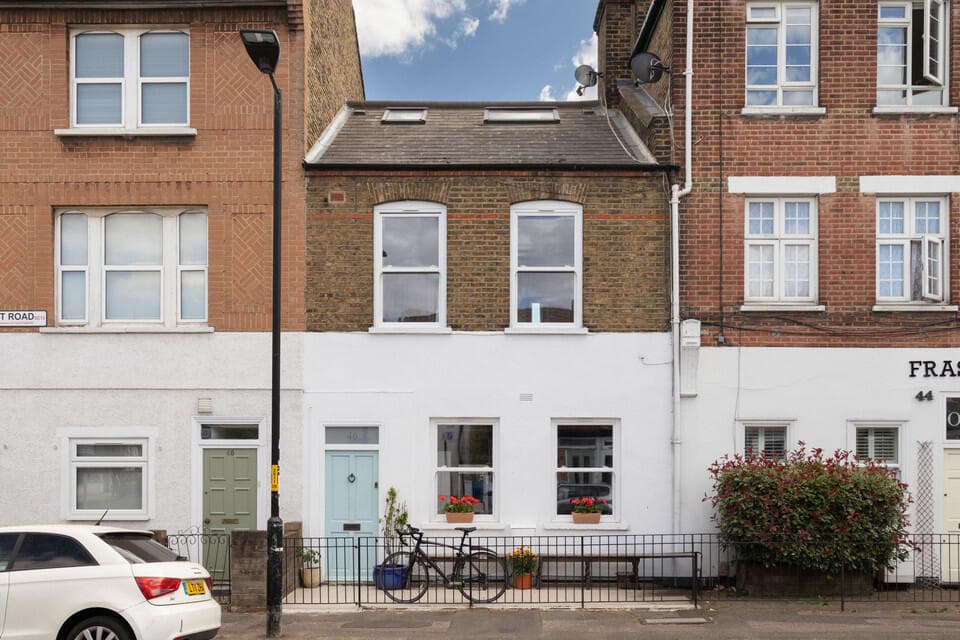 4 bedroom terraced house for sale in Stuart Road, Nunhead, London, SE15